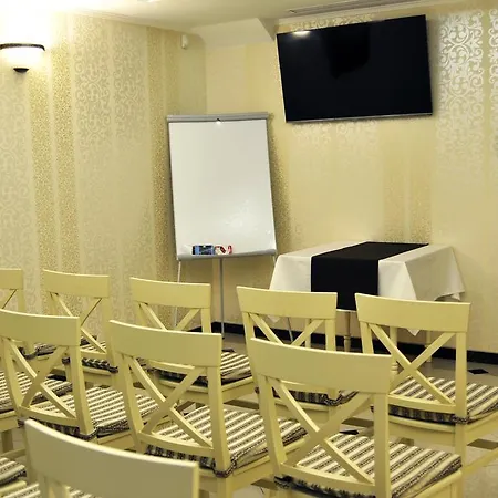 Hotel Status 3*