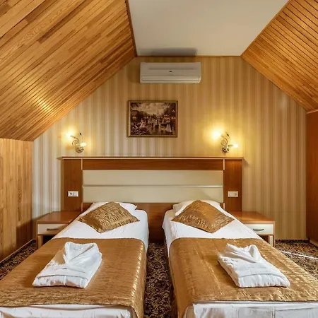 Status Hotel