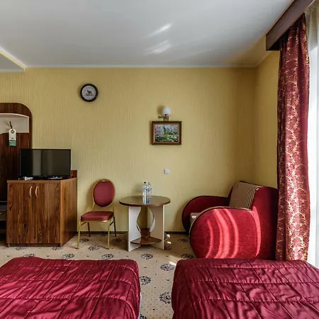 Hotell Status 3*