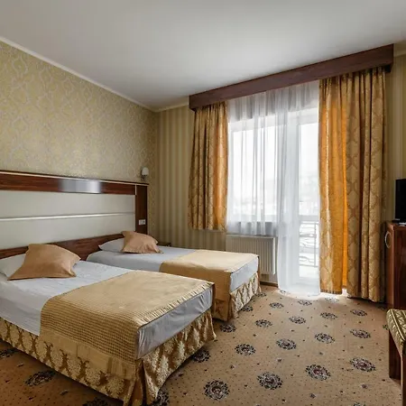 Status 3* Malekhuv